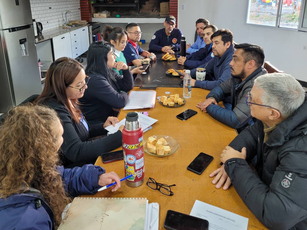 El Municipio de Tolhuin y Bomberos Voluntarios refuerzan lazos de cooperación