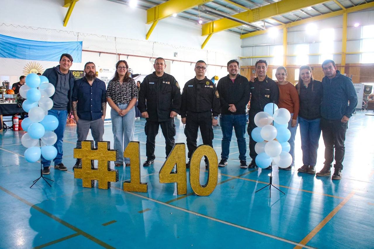 El Municipio de Tolhuin acompañó la Expo “Conociendo tu Policía” en el marco del 140° aniversario de la fuerza