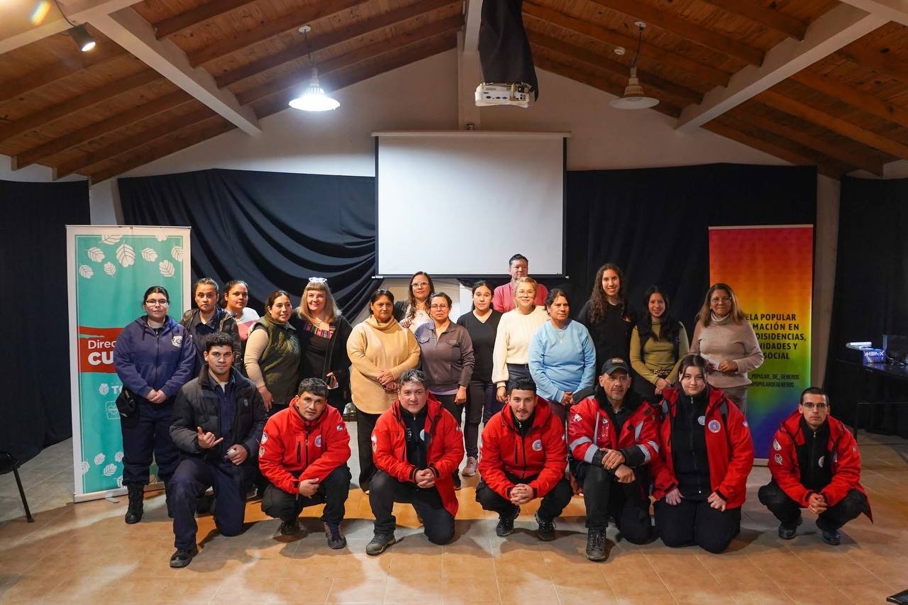 El Municipio brindó capacitación en RCP y Primeros Auxilios para fortalecer el cuidado de personas mayores en Tolhuin