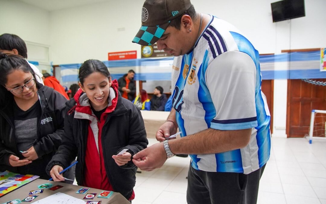 Una tarde celeste y blanca para compartir en comunidad
