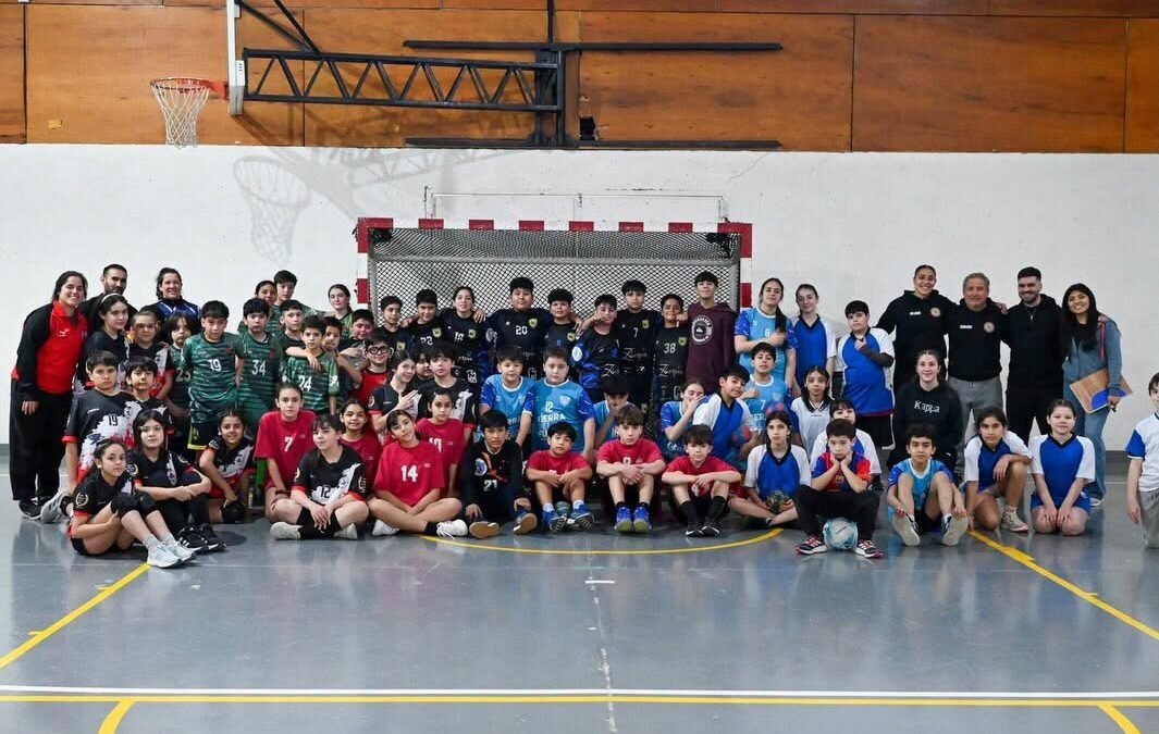 El handball infantil vivió una gran jornada en Tolhuin